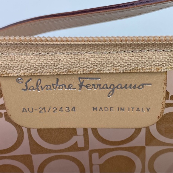 Ferragamo Monogram Handbag, PVC w/ Leather Handle, Grancini Logo, Made in Italy - Picture 7 of 16
